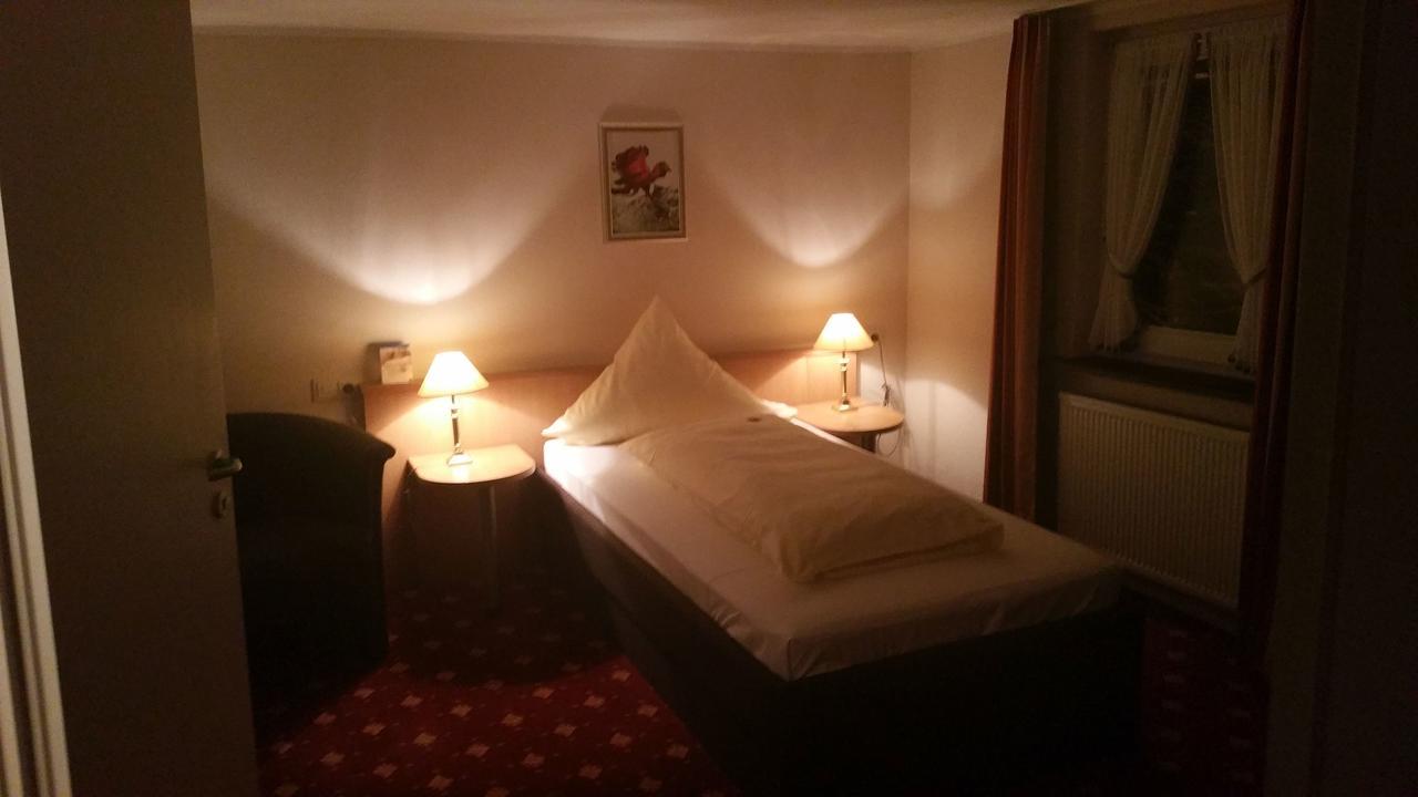 Land-Gut Hotel Zur Bruecke Garni Дрольсгаген Екстер'єр фото