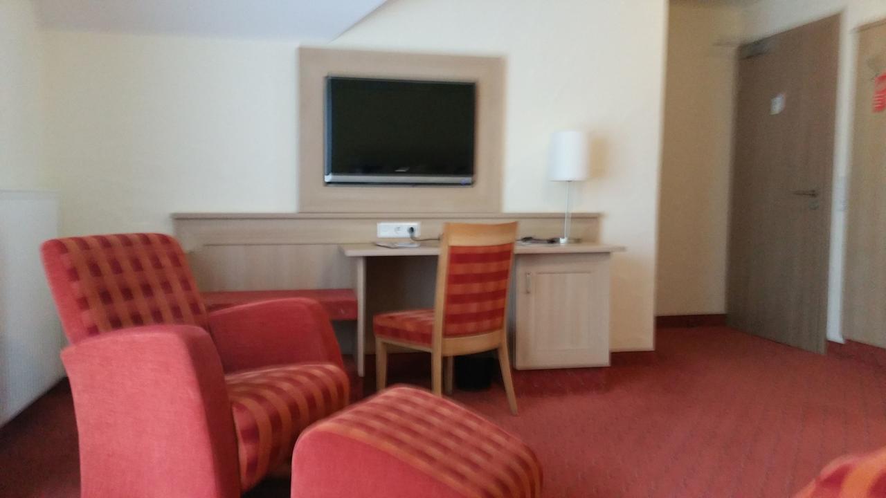 Land-Gut Hotel Zur Bruecke Garni Дрольсгаген Екстер'єр фото